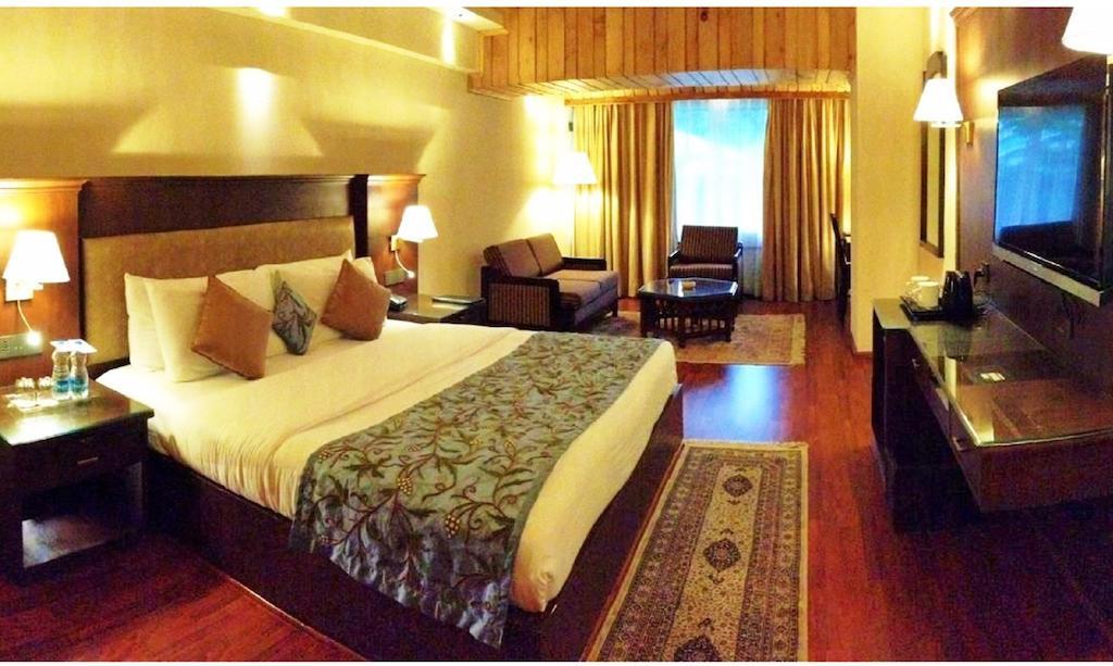 Hotel Broadway Srīnagar Quarto foto